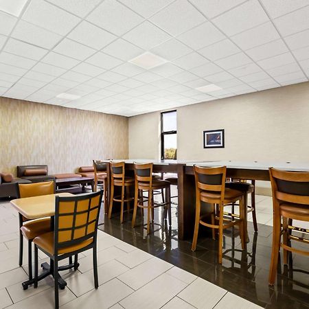 Best Western - Fayetteville Bagian luar foto