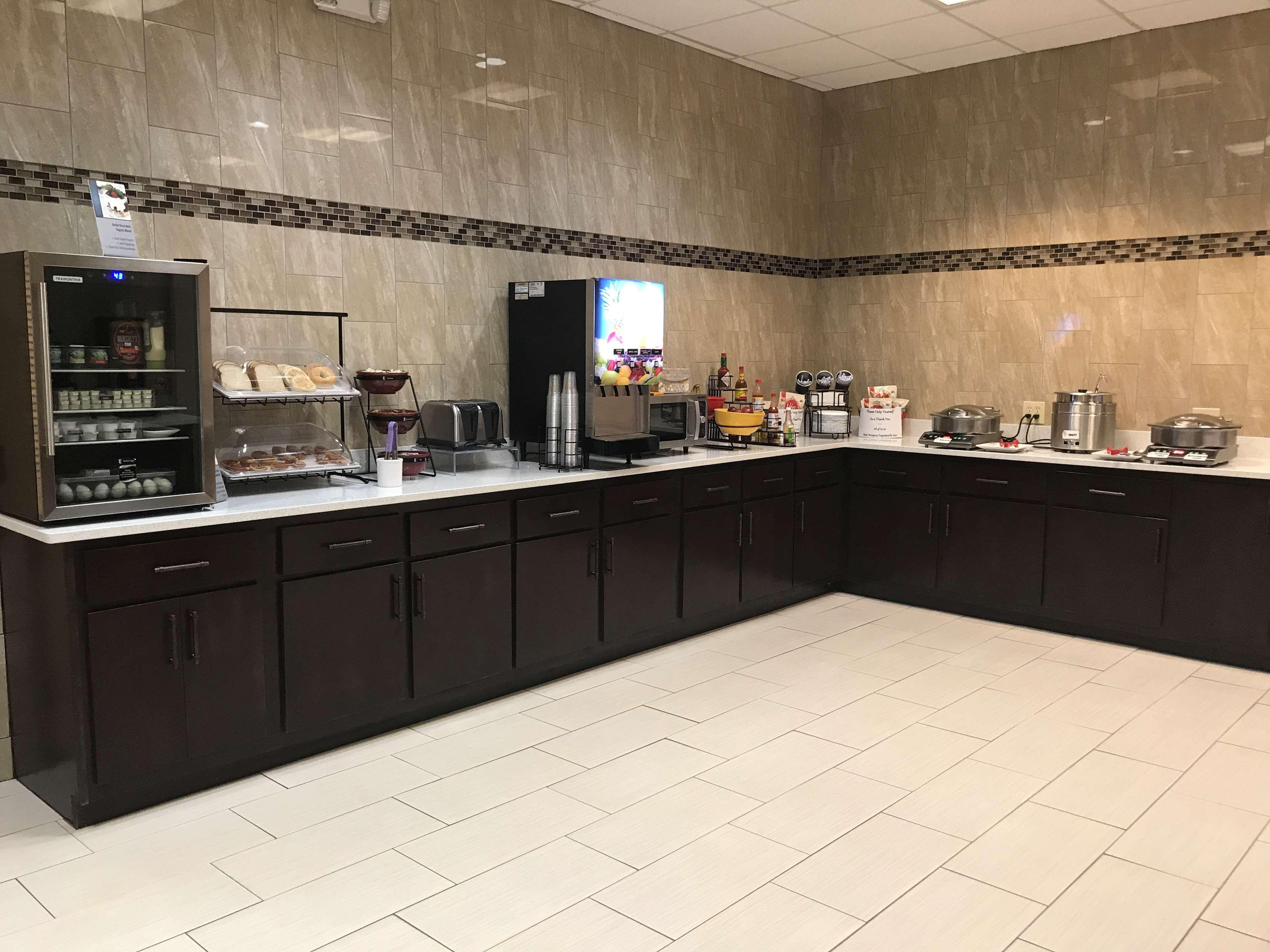 Best Western - Fayetteville Bagian luar foto