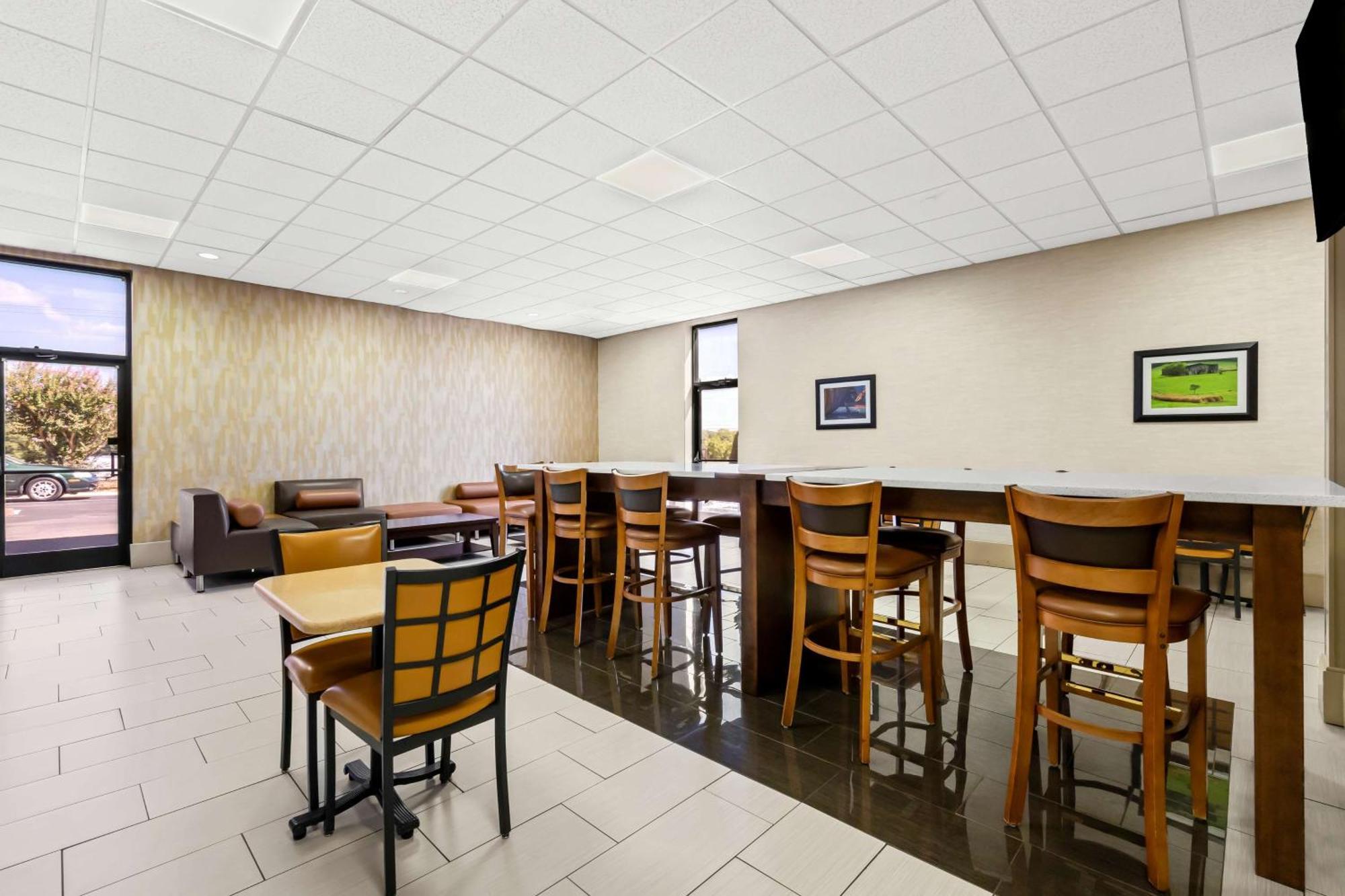 Best Western - Fayetteville Bagian luar foto