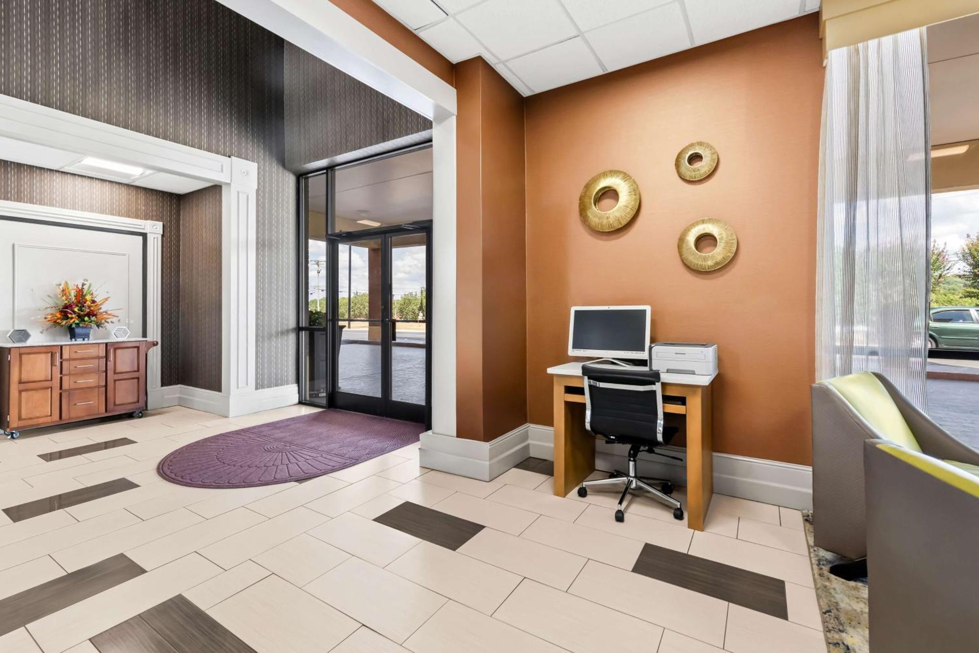 Best Western - Fayetteville Bagian luar foto