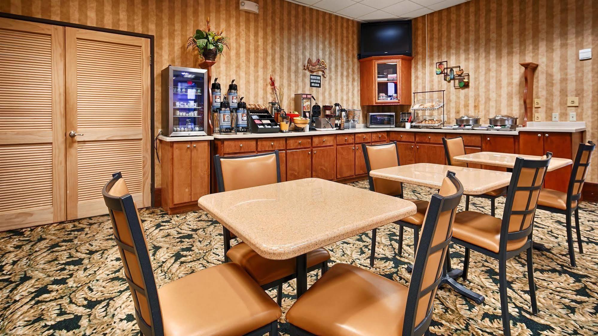 Best Western - Fayetteville Bagian luar foto