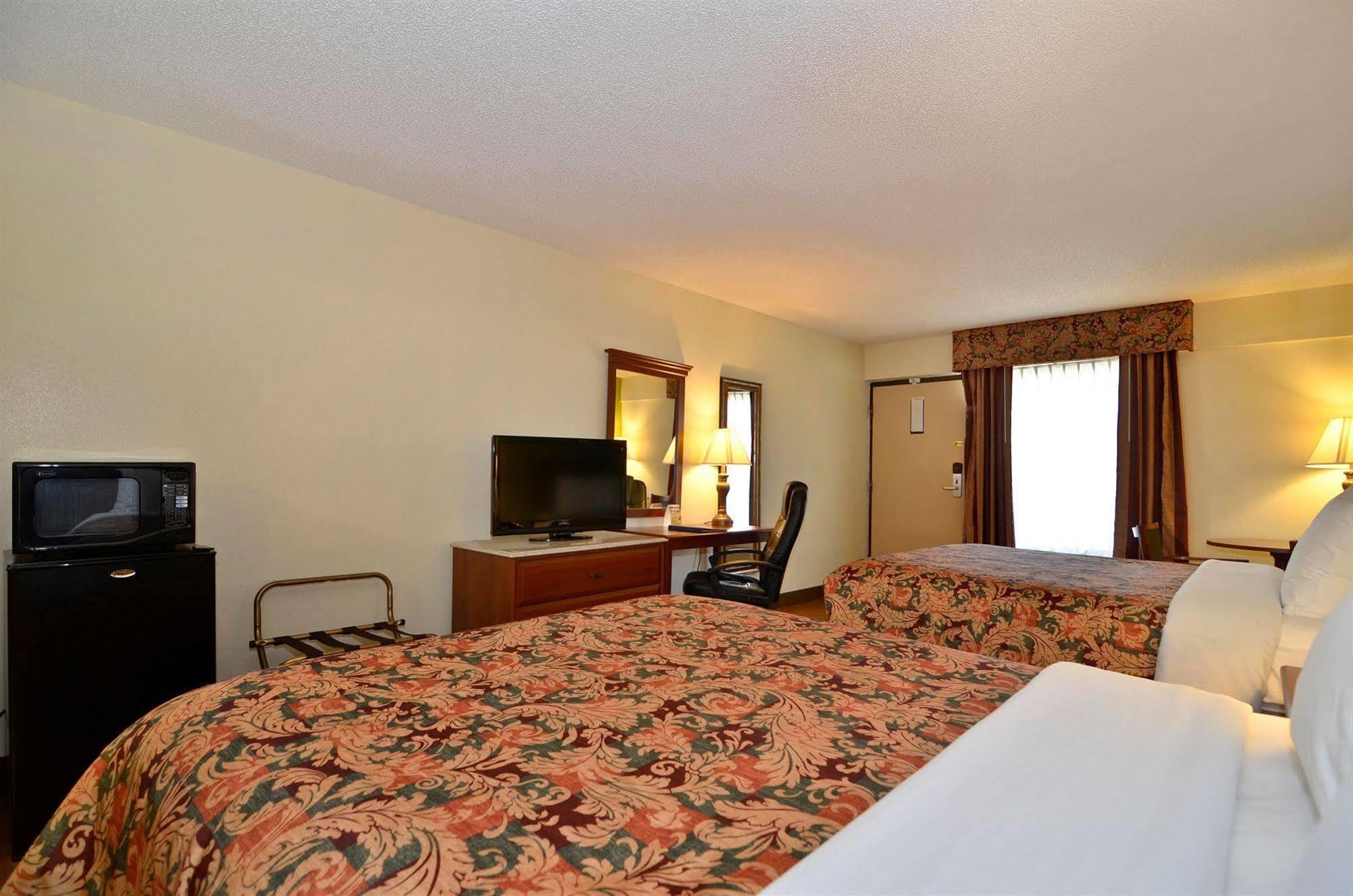 Best Western - Fayetteville Bagian luar foto