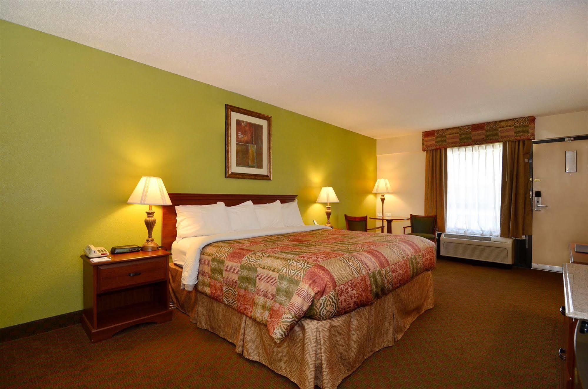 Best Western - Fayetteville Bagian luar foto