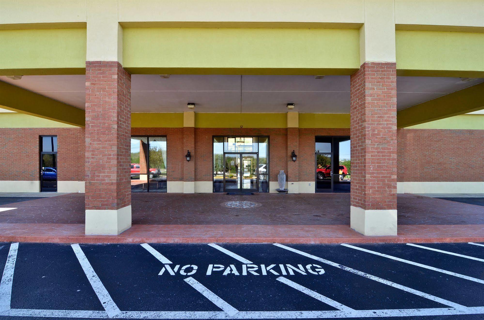 Best Western - Fayetteville Bagian luar foto